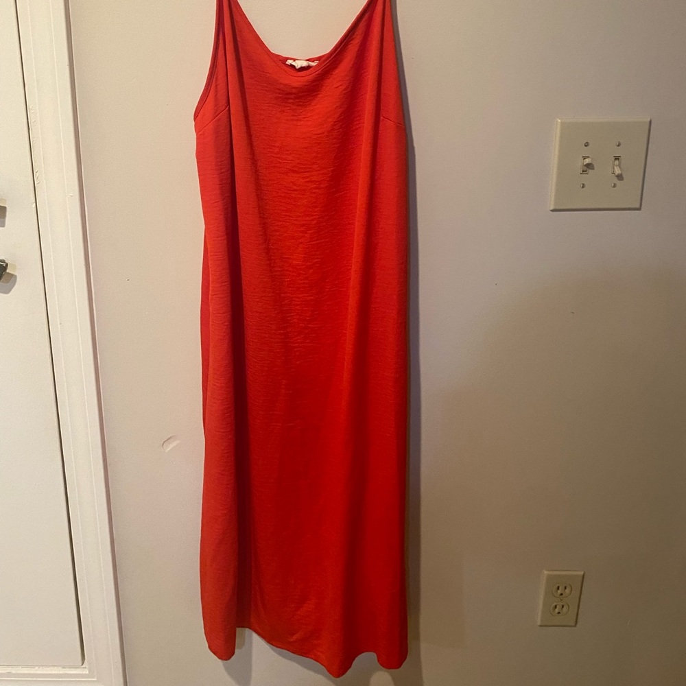 Maxi style strap dress in red